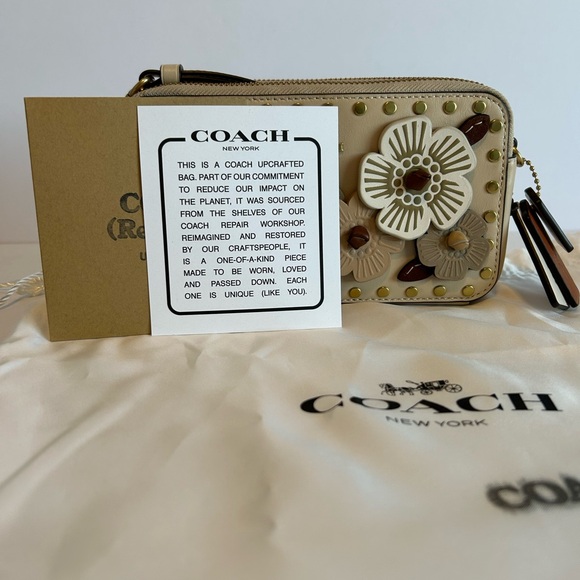 Coach (Re)Loved with Tea Roses - Picture 3 of 5